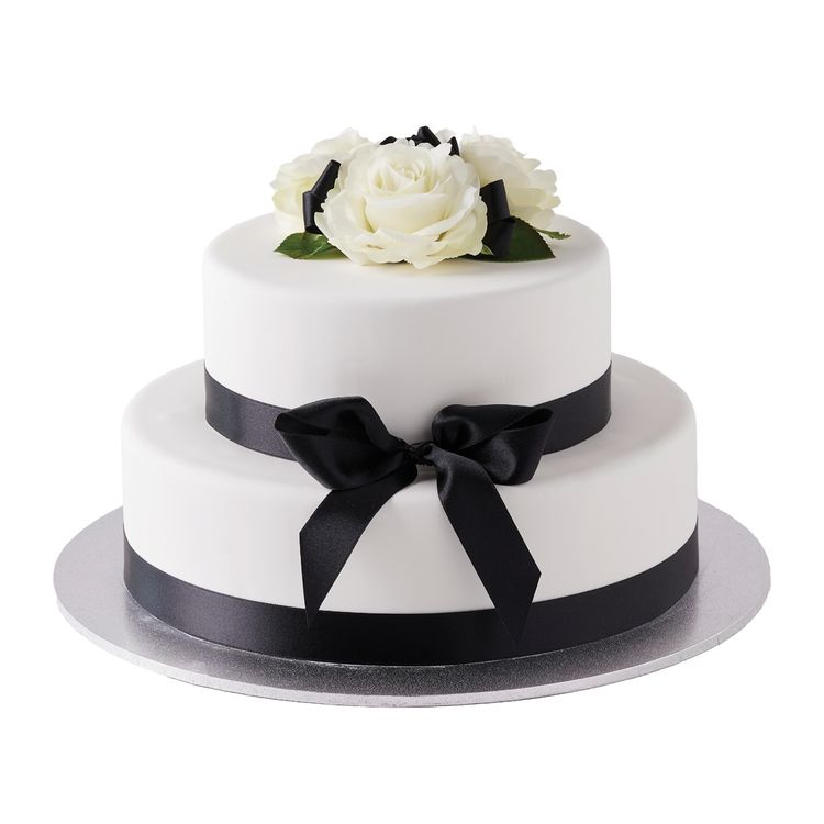 Black & White Rose Wedding Cake
