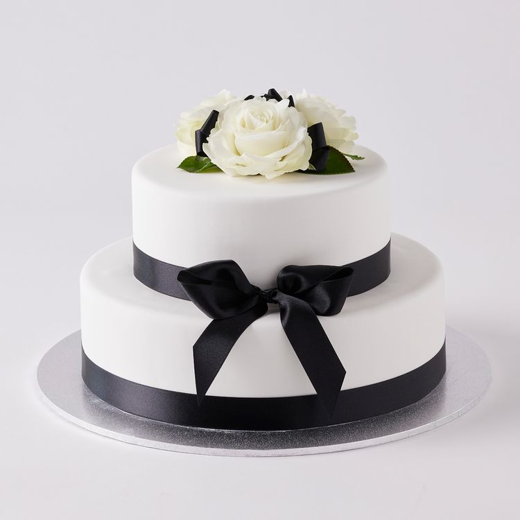 Black & White Rose Wedding Cake