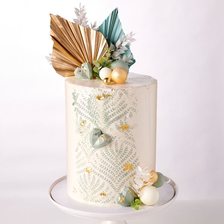 Fans & Flora Stencil Cake