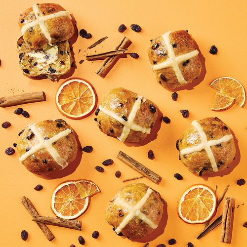 Traditional Fruit Hot Cross Buns – Pack of Six